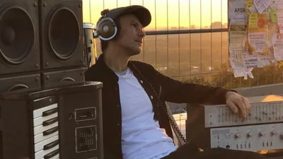 Святослав Вакарчук показал студенческие фото, на которых его едва узнать