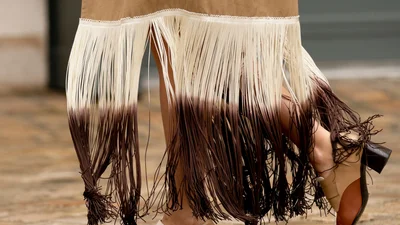 Бахрома - тренд осени 2020: вот как ее эффектно носить