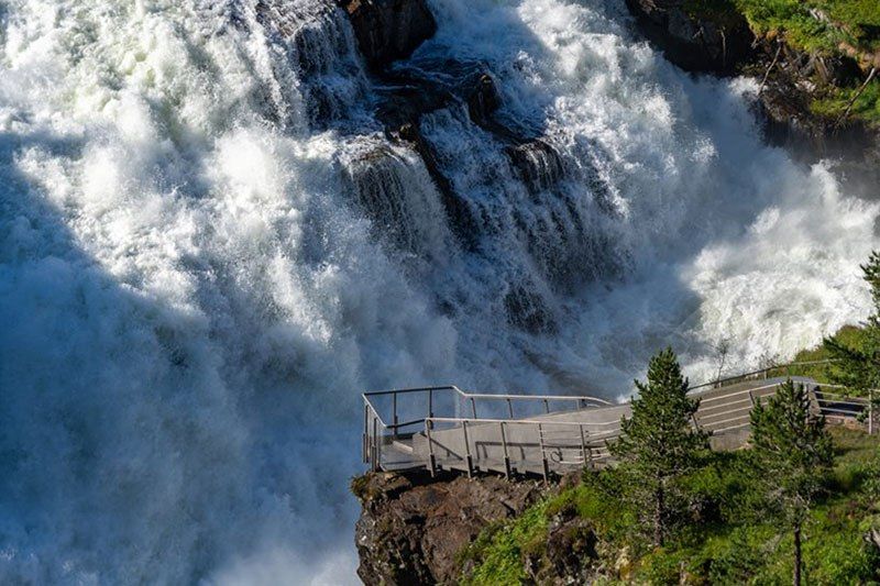 В Норвегии создали мост над водопадом, но он не для слабонервных - 494002 В Норвегии создали мост над водопадом, но он не для слабонервных - фото 494002