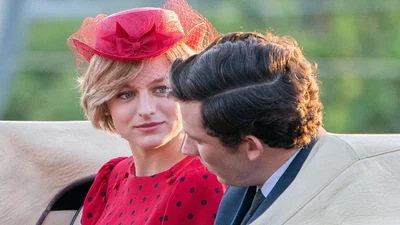 Новий трейлер серіалу "Корона" показав непрості стосунки принца Чарльза і принцеси Діани