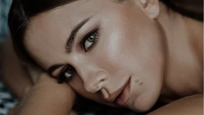Ани Лорак выпустила драматический сингл "Страдаем и любим"