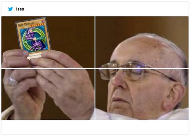 Забавна фотка з Папою Римським стала мемом, який доводить до істерики - фото 494503