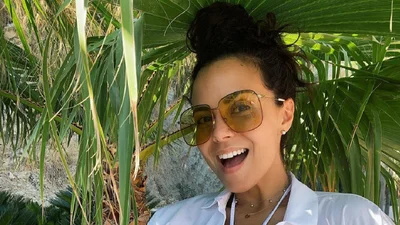 Надворі осінь, але нове голе фото Насті Каменських кине тебе в жар