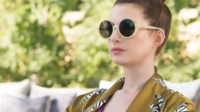 Еще то испытание: Энн Хэтэуэй показала грим для съемок нового фильма