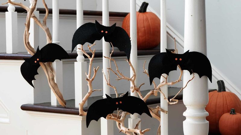 Хеллоуин: как украсить дом своими руками  5f915f26679bc914225068