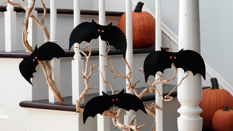 Хеллоуин: как украсить дом своими руками  5f915f26679bc914225068