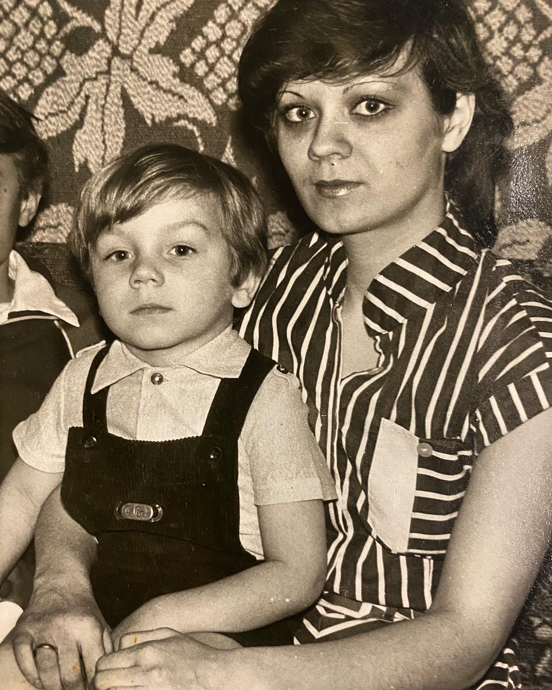 На руках у мамы: ты не узнаешь в этом маленьком мальчике Андре Тана - 495260 На руках у мамы: ты не узнаешь в этом маленьком мальчике Андре Тана - фото 495260