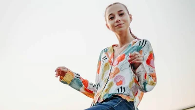 Молодая жена Виктора Павлика позировала без бюстгальтера