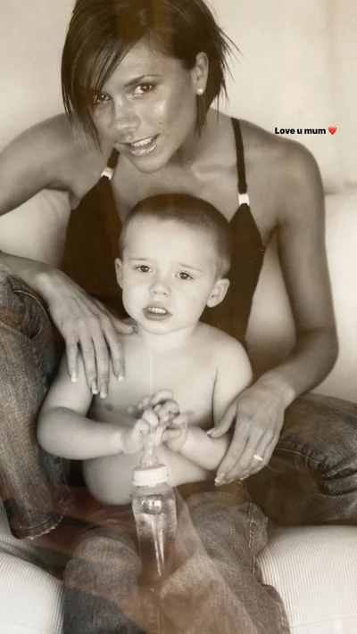 Бруклин Бекхэм показал архивное фото с мамой Викторией, на котором она еще юная девчонка - фото 495450