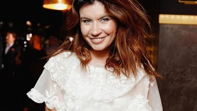 Розкішна жінка: дружина MONATIKa здивувала неочікувано сміливим образом