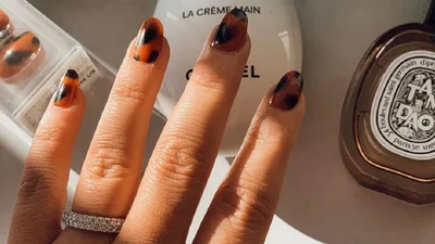 Знову за старе: накладні нігті - модна фішка цього сезону
