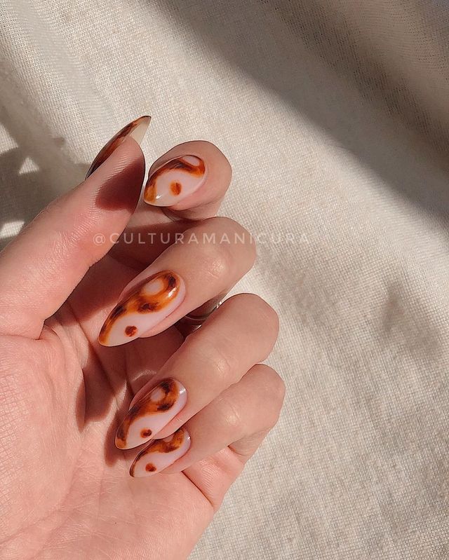 Маникюр на ноябрь 2020: 30 классных идей с Instagram - фото 495663