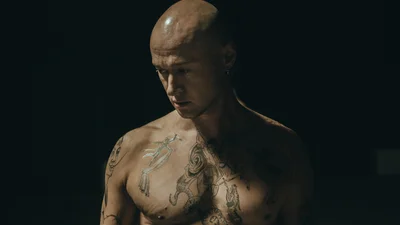 Бумбокс - Ангела: впервые за долгое время новый клип группы, где Хлывнюк читает рэп