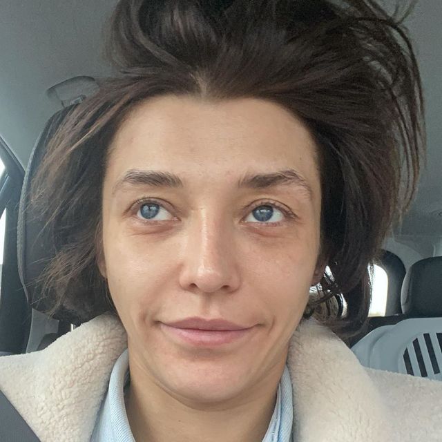 Алина Астровская показала, как выглядит утром без макияжа - фото 495954