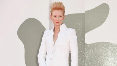 Мировая звезда Тильда Суинтон украсила обложку украинского Vogue