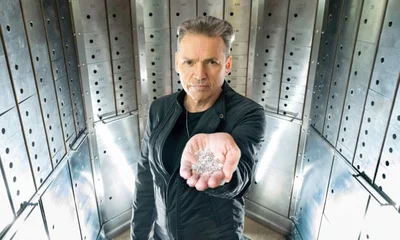 Миллионер придумал, как производить бриллианты из воздуха, что не отличаются от настоящих - фото 496088
