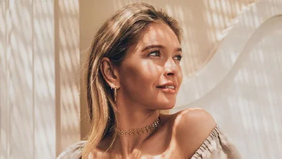 Фантастически красивая: Вера Брежнева показала свое лицо и фигуру без фотошопа