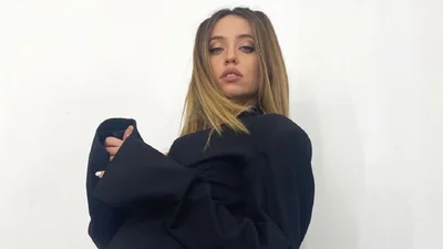 Красотка Надя Дорофеева поразила новым шикарным цветом волос