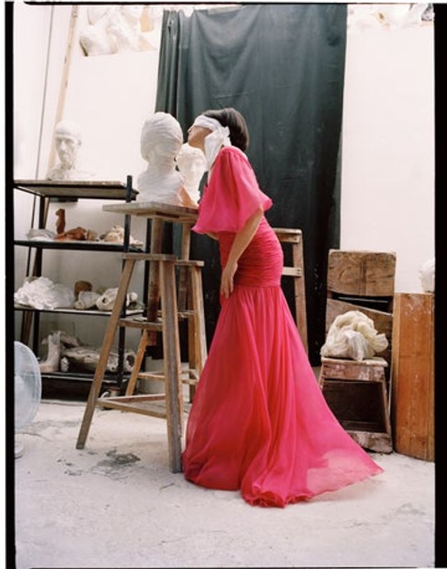 Моника Беллуччи снялась для Vogue в роскошных платьях от D&G - фото 496324