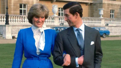 Вражаюча схожість: зірки серіалу "Корона" повторили фото принца Чарльза та принцеси Діани