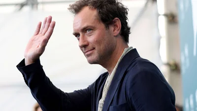 Джуд Лоу вперше вийшов на публіку з шостою дитиною