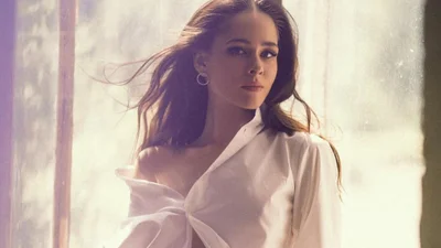 Совсем миниатюрная: Юлия Санина в корсете очаровала изящной талией