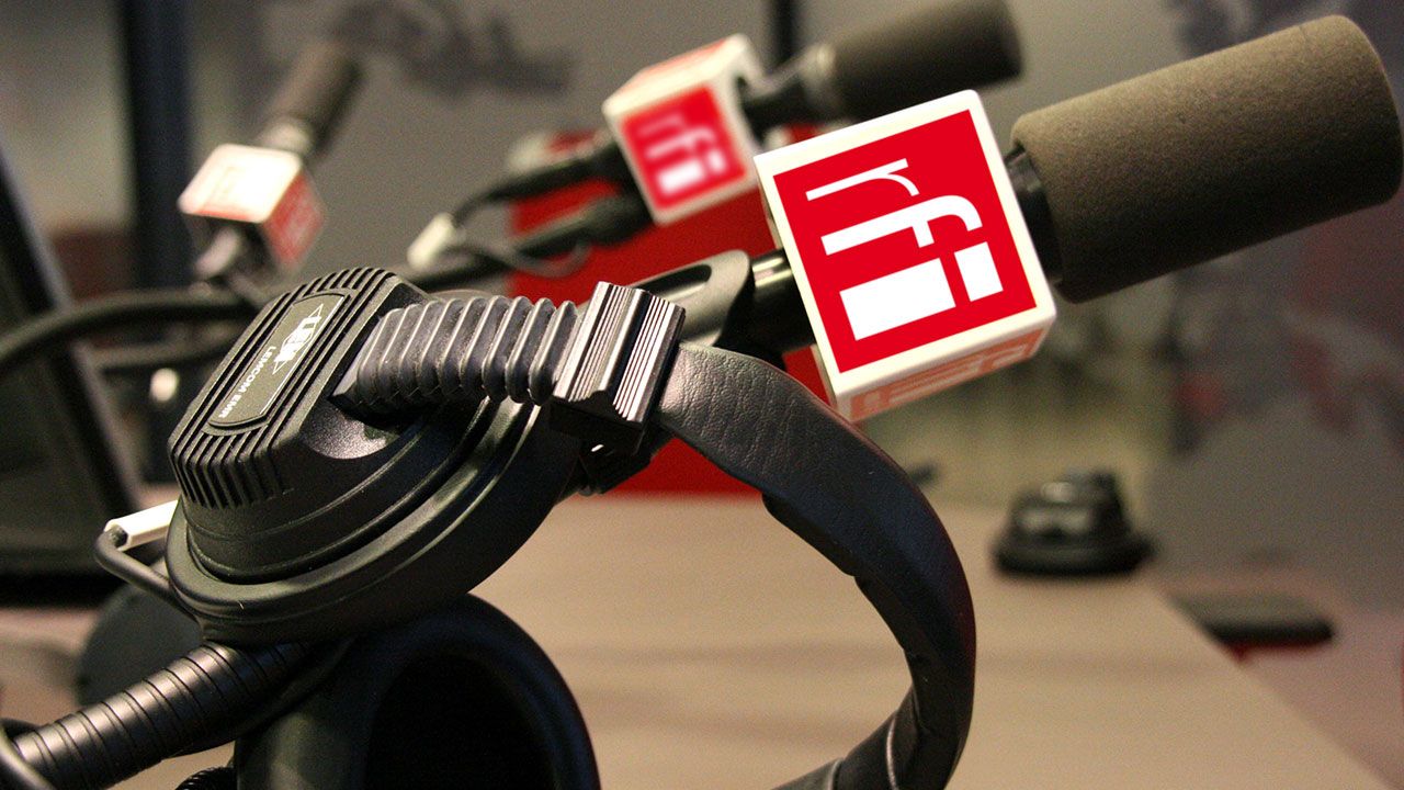 Французький сайт випадково злив заготовлені статті, і це повний треш - 497580 Французький сайт випадково злив заготовлені статті, і це повний треш - фото 497580