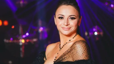 У стилі MARUV: Ілона Гвоздьова станцювала з мамою