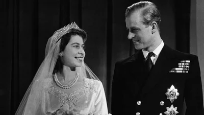 73 роки з дня весілля - нове зворушливе фото Єлизавети ІІ та принца Філіпа