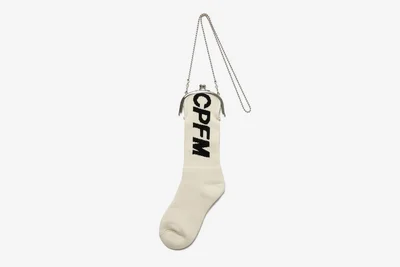 Від $40 до $575: створили дизайнерські сумки зі шкарпеток та трусів - фото 497930