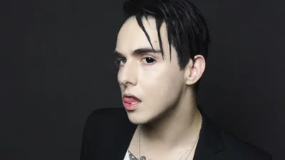 Неузнаваемое MELOVIN без бровей и с накрашенными глазами показал нового себя