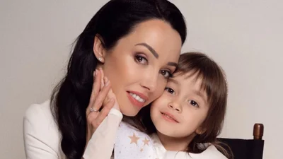 Катерина Кухар показала фото доньки, яка як дві краплі води схожа на неї