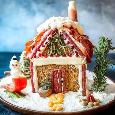 Різдвяний тренд: замість хатинок з пряників у 2020-му всі хочуть будиночок із салямі - фото 498044