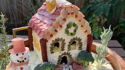 Рождественский тренд: вместо домиков из пряников в 2020-м все хотят домик из салями