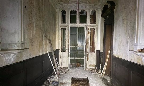 Блогер случайно нашел заброшенный особняк и показал, что внутри - 498070 Блогер случайно нашел заброшенный особняк и показал, что внутри - фото 498070
