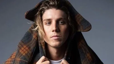 Режисер не вимкнув у Zoom мікрофон і облив брудом зірку «Ейфорії» — прокол стає вірусним