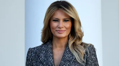 Мелания Трамп помиловала индейку в шикарном образе от Dolce & Gabbana