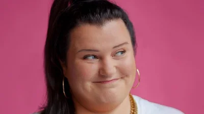 Новый трек и клип alyona alyona "Дубадав" с безумными танцами вытащит тебя из хандры