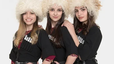 Грузинские девушки из Trio Mandili перепели украинскую народную песню и покорили сеть