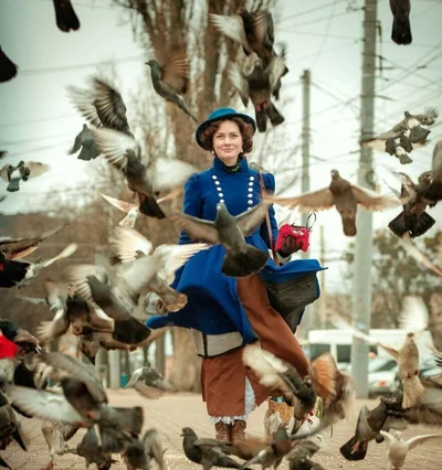 Машина времени: украинка ежедневно одевается в винтажные образы, словно живет в 19 веке - фото 498889