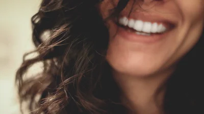 Виявляється, звичайна посмішка може зменшувати біль
