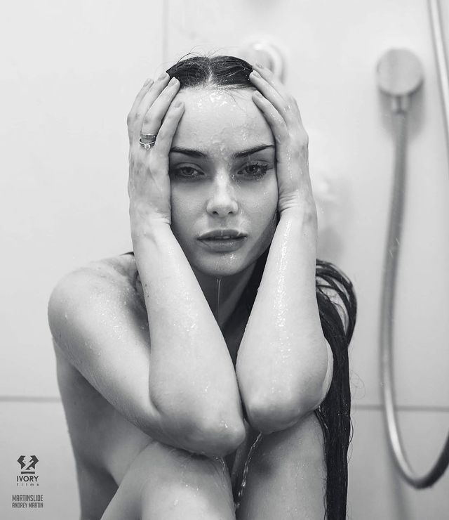 Осторожно, горячо: 10 сексуальных фото Ксении Мишиной - героини шоу 'Холостячка' - фото 499358