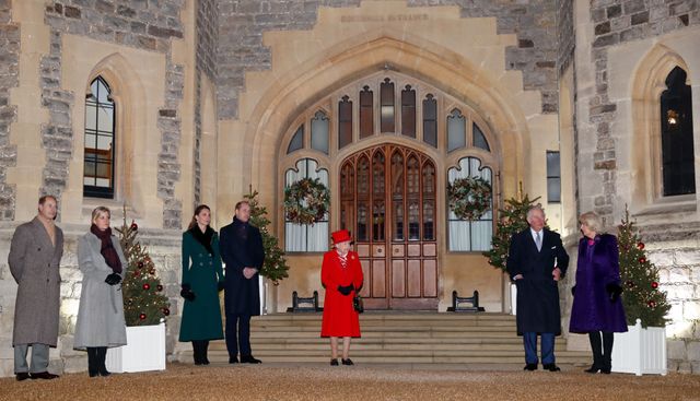 Уся королівська сім'я возз'єдналась перед Різдвом у Віндзорському замку - фото 499754