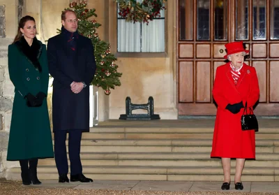 Вся королевская семья воссоединилась перед Рождеством в Виндзорском замке - фото 499755