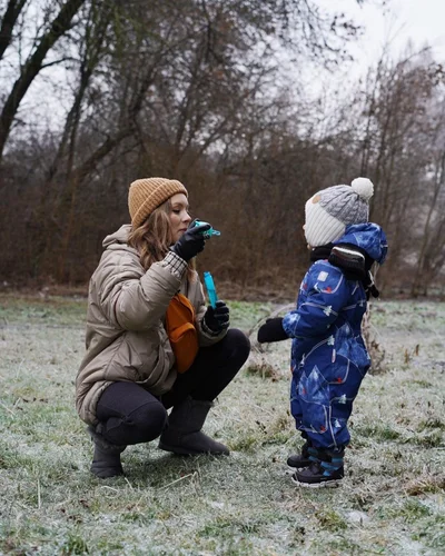 Олена Шоптенко і її маленький син показали, як проводять зиму - фото 500112