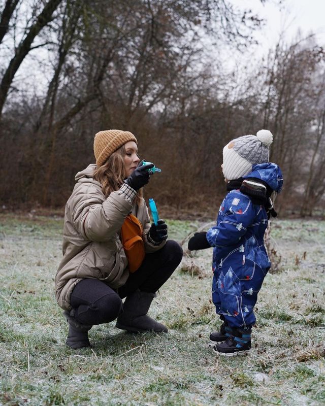 Олена Шоптенко і її маленький син показали, як проводять зиму - фото 500112