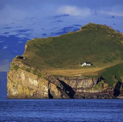 Самый одинокий дом в мире: раскрыли тайну жилища на острове - фото 500285