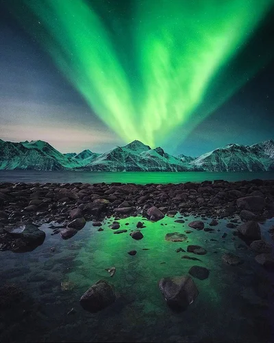 Небесная магия: 25 лучших фото полярного сияния 2020 - фото 500666