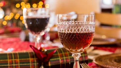 Експерти сказали, який вид алкоголю краще не пити на Новий рік