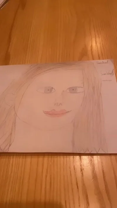 Тина Кароль показала, как 12-летний сын нарисовал ее портрет - фото 500765